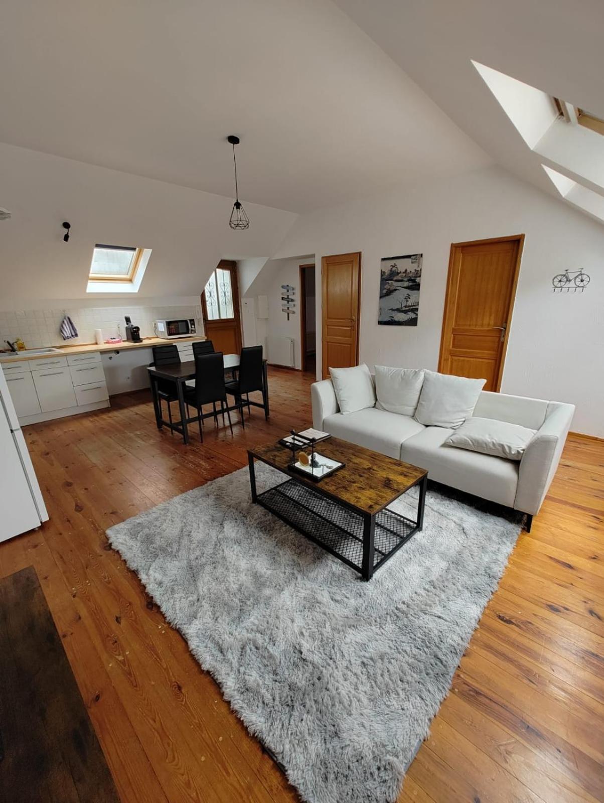 Cosy Appartement 2 Chambres Pont-de-lʼArche Eksteriør bilde
